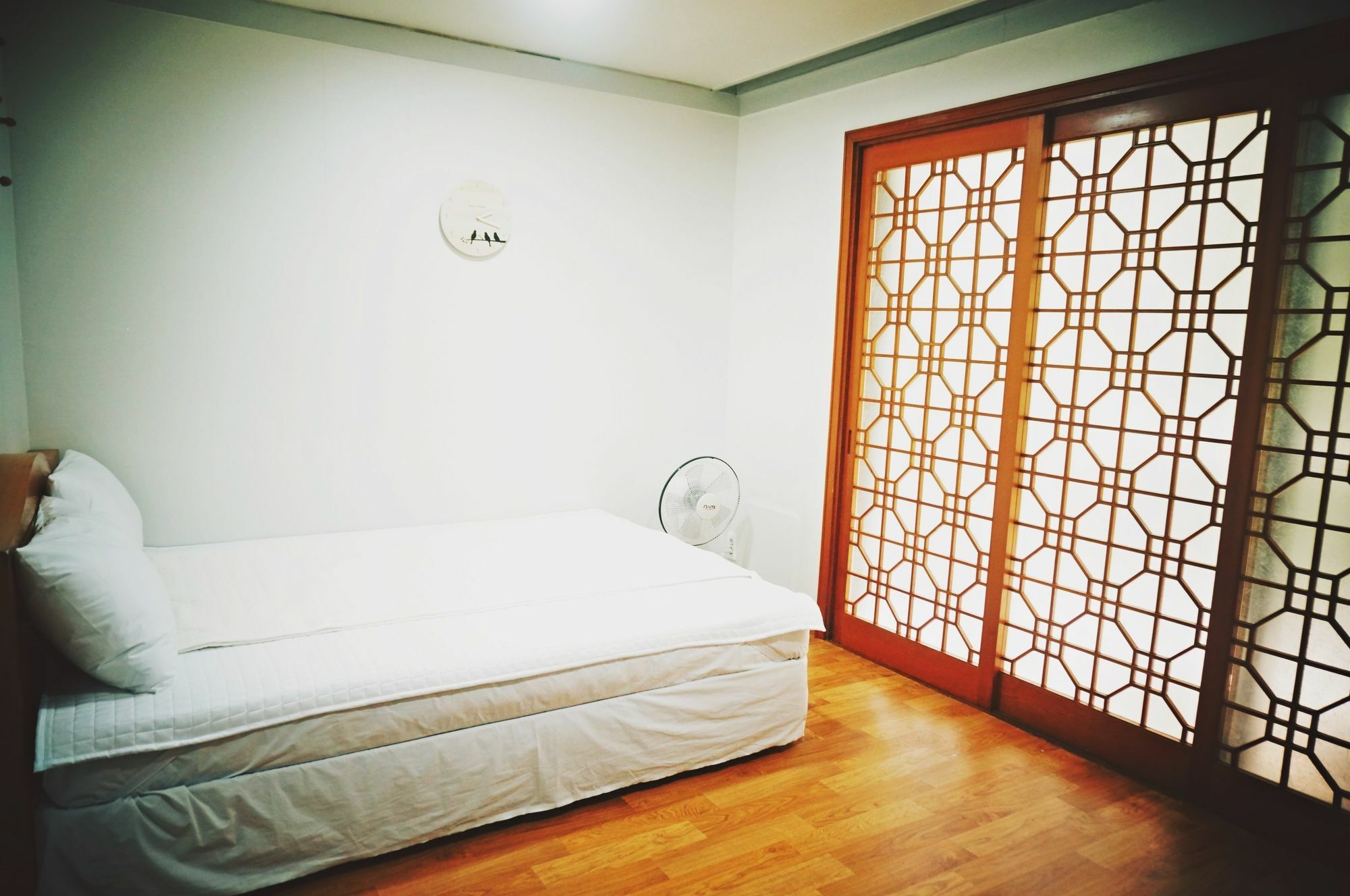 White House Hotel Sokcho Exterior foto