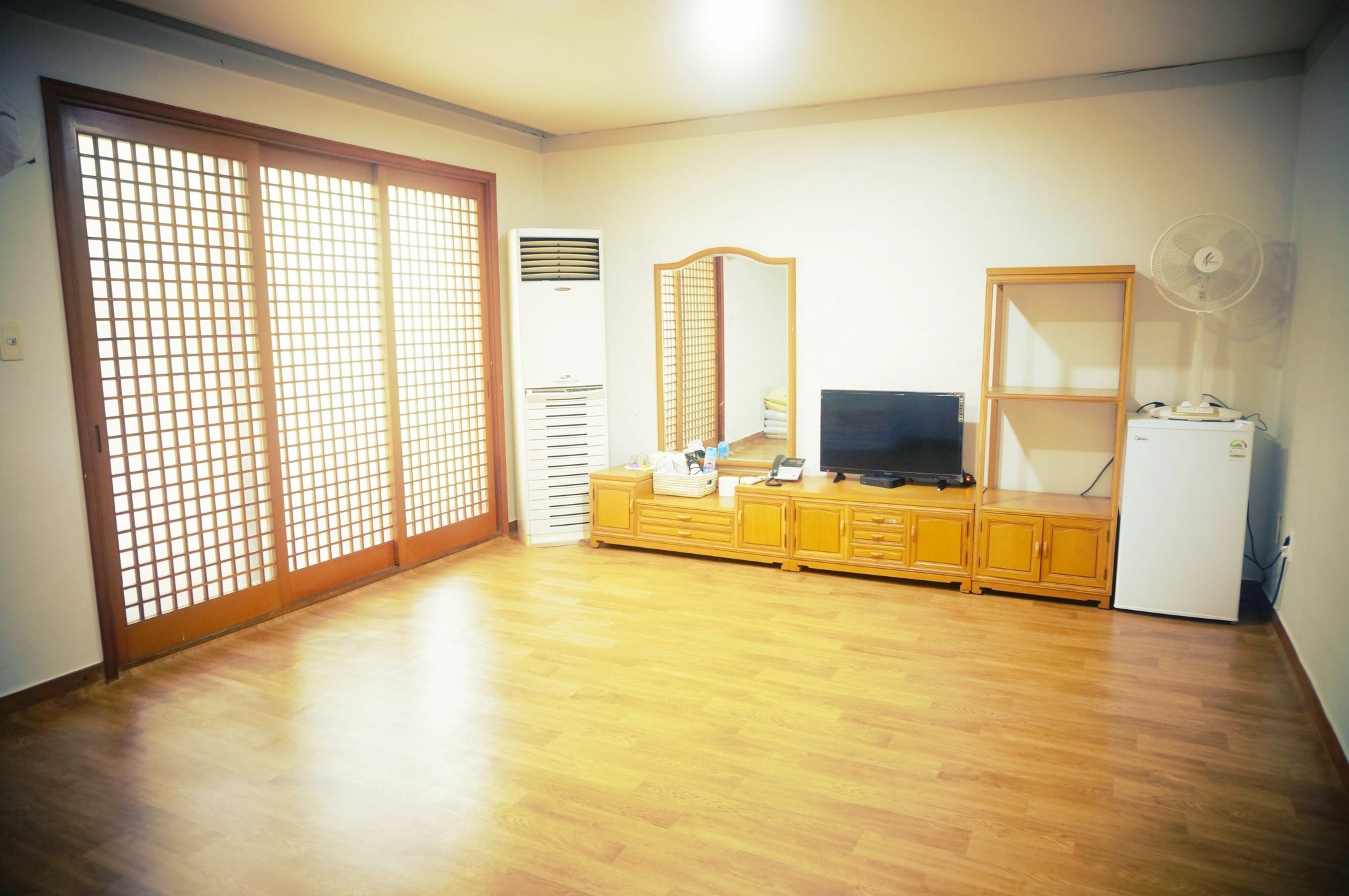 White House Hotel Sokcho Exterior foto