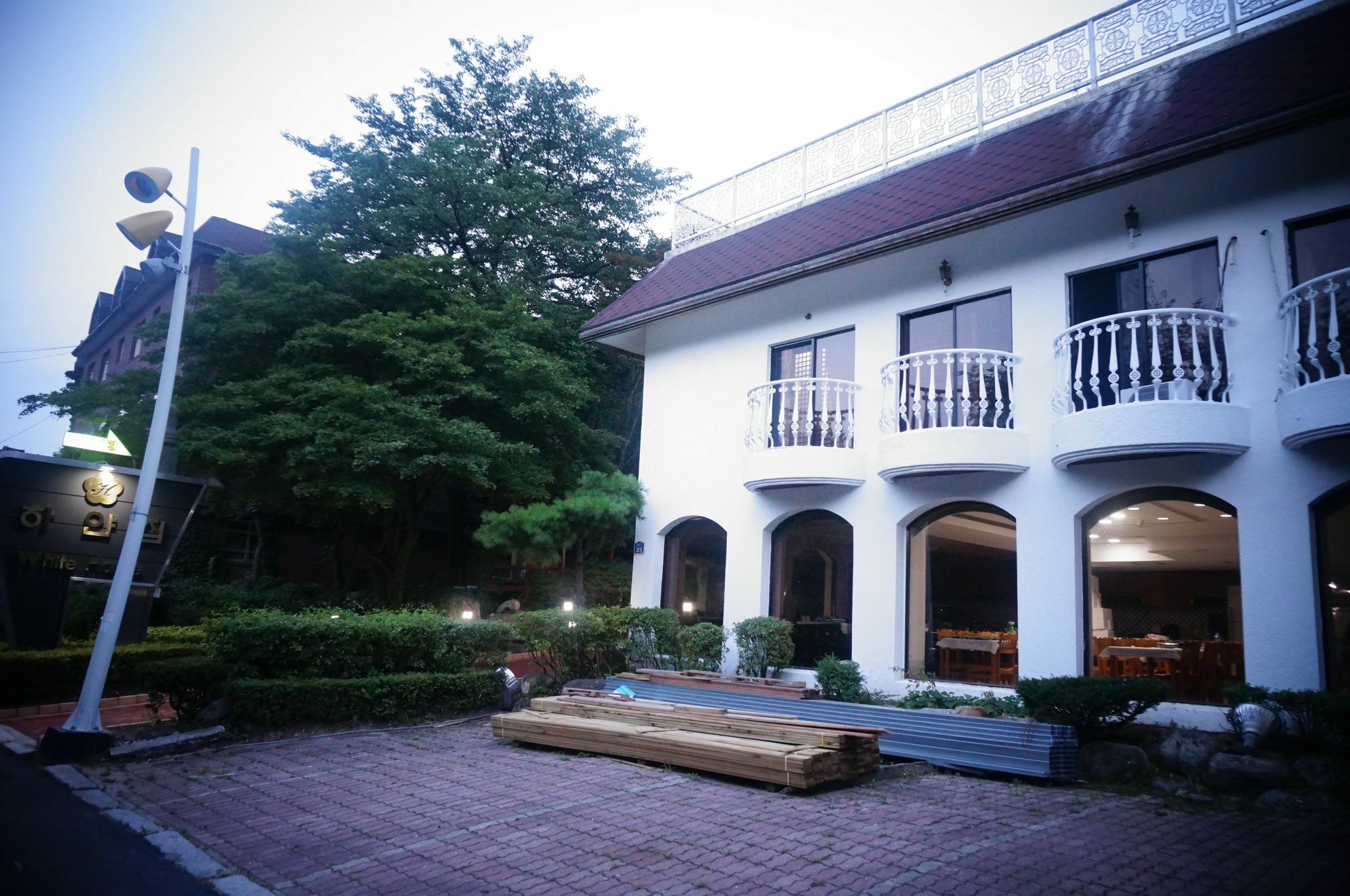 White House Hotel Sokcho Exterior foto